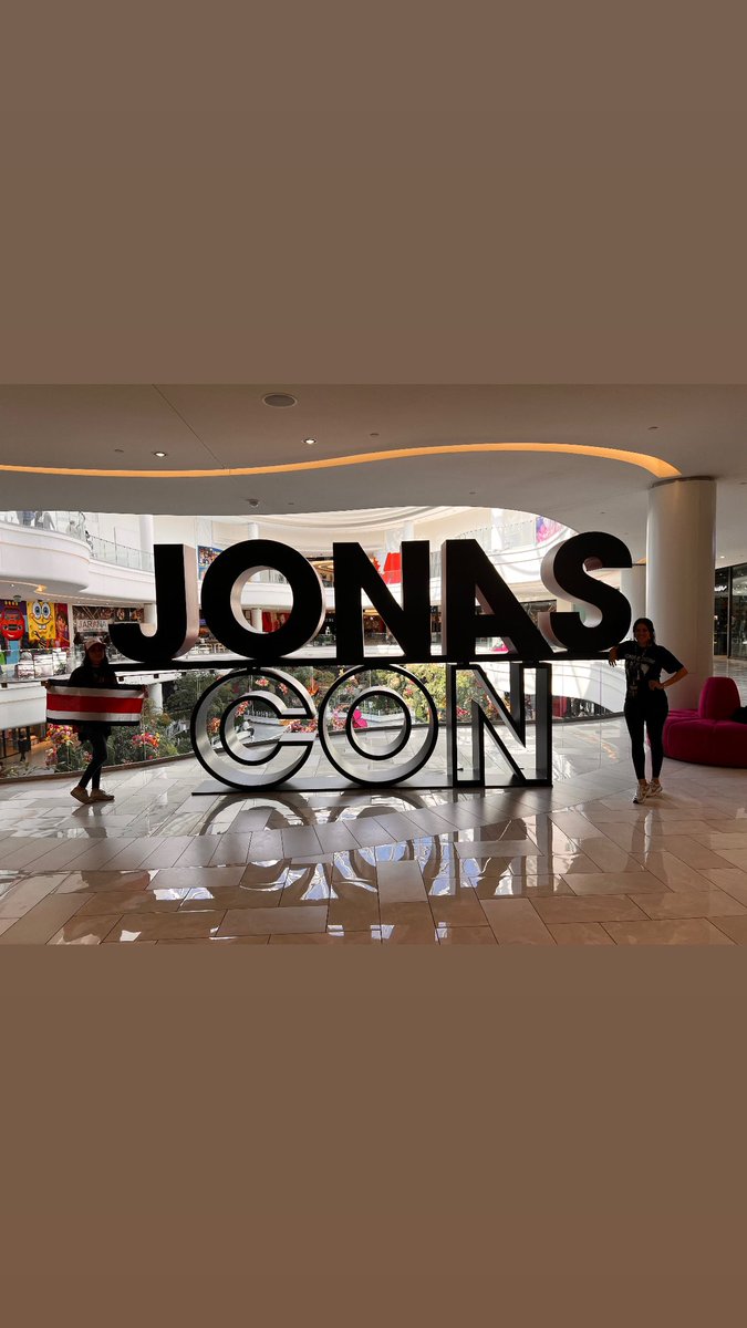 GamingGoddess92's tweet photo. Costa Rica present in #JonasCon @joejonas @nickjonas @kevinjonas @JONASCON2025 @jonasbrothers a dream come true ❤️‍🔥 thank you! https://t.co/BOuRAB6Dsy