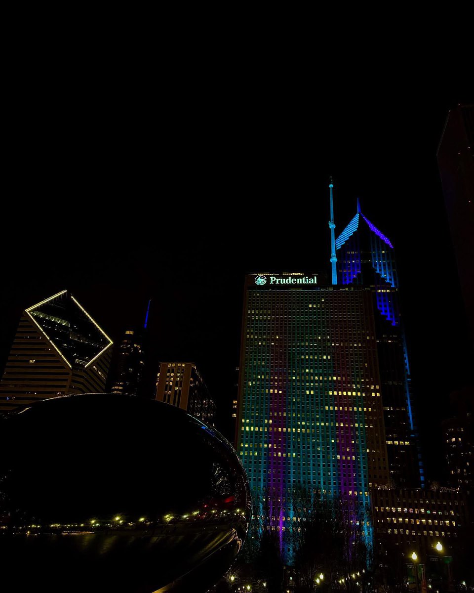 Happy World Periodic Paralysis Day from Chicago! This weekend the Chicago skyline has illuminated to become a beacon of hope, strength, and unity for everyone living with periodic paralysis!