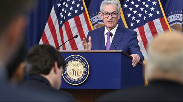 BilanAStribling's tweet photo. Stubborn #inflation &amp; heightened uncertainty keep #Fed rates steady. @DianeSwonk, “We are sticking with our forecast that the Fed stays on the sidelines through the balance of 2025.” Full report: https://t.co/lDOgHGdG9y https://t.co/r3RlmHbzVk