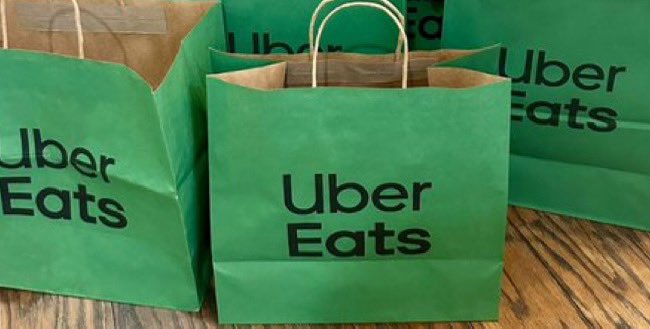 Has anyone else experienced this? I canceled my Uber Eats order within 5 mins and couldn't get a refund. Called support, but they said there was a glitch and to contact the restaurant. The restaurant refused to process it, saying Uber wouldn’t guarantee payment. Now I'm out of
