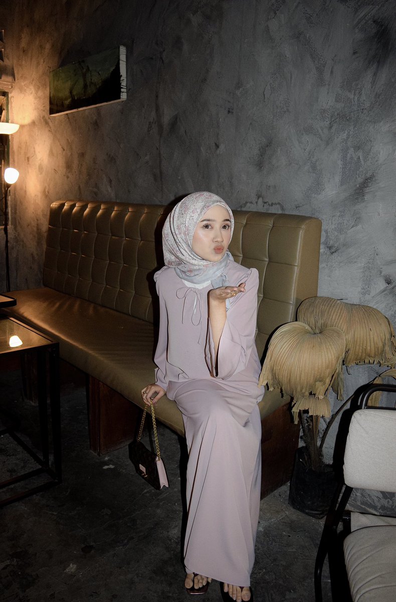 Kalau pakai Yona Plain Set ni, nak pakai dari pagi sampai ke malam pun takde masalah! Korang akan tetap rasa selesa je 🤭