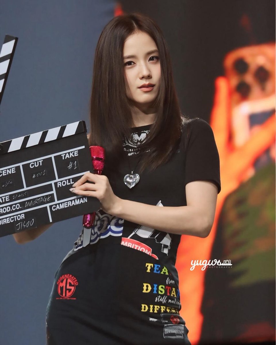 INSANE BODY PROPORTIONS