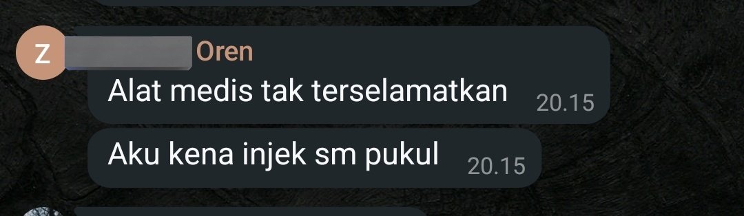 cl0udylow's tweet photo. Lagi, penyerangan terhadap zona medis dan tim medis kami Ceng Oren Malang, alat² medis kami dijarah, tim kami mendapatkan ancaman bunuh dari aparat, perempuan Ceng Oren mendapat verbal abuse dan pukulan, tim medis kami sulit evakuasi korban karena terus²an diserang POLISI https://t.co/avAzg9vmjc