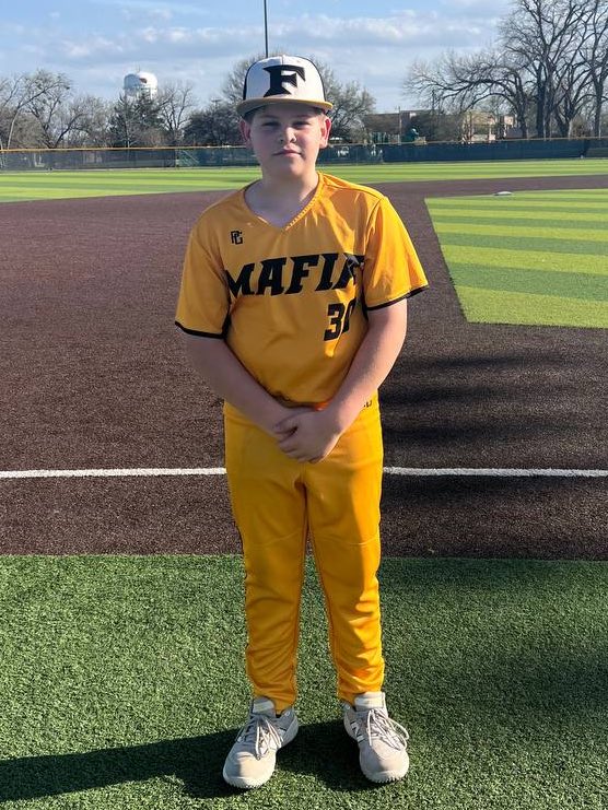 FiveToolYouth's tweet photo. F: 5 Star Performance Black- 9
Bombers 13u- 8
PoG- Ian Emery: 2-3, 2RBI, Walkoff 1B

#DFWSpringSuperRegional https://t.co/mDCH6OT3s1
