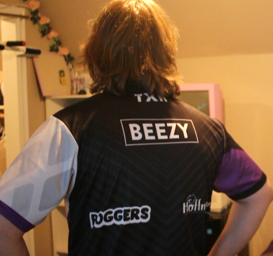 streaming the Alberta netplay tournament right now, testing out the new <a href="/txhesports/">TXH | TimeXHeart Esports 💜 🇨🇦</a> jersey I got in too, looking forward to representing Canada this weekend at BOBC 😎
