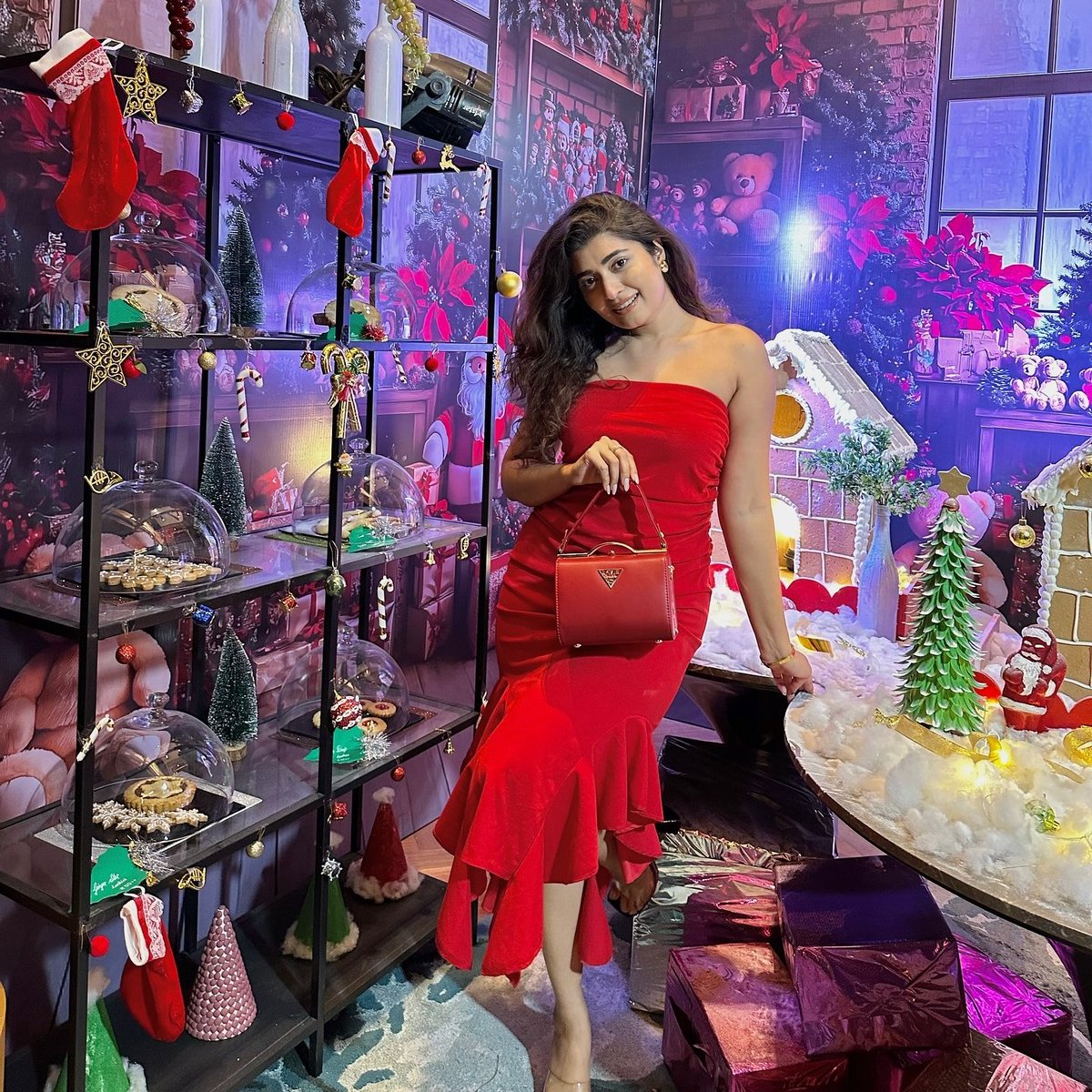 shreya_usa's tweet image. Some people paint. Others write. I shop. It’s the highest form of creative expression. 🤗🥰

#southcarolina #shoppingtime #shoppingaddict #girl #usatoday #texas #newyorklife #carolina #californiawildfires