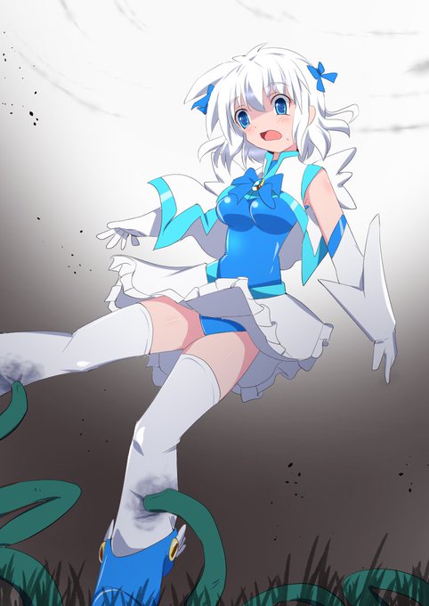 急に出てきたヘビに噛みつかれてしまう 