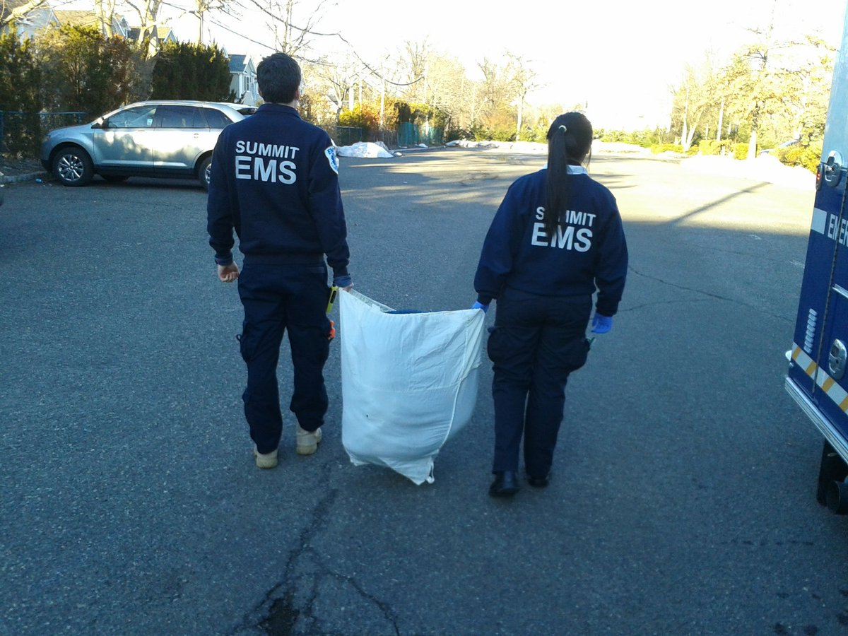 Phoebe Li tweet media