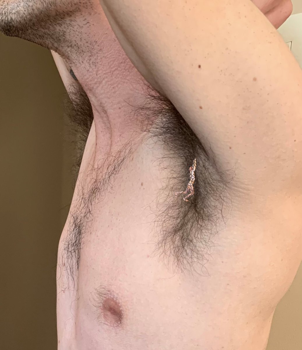 hairy_p_lover's tweet photo. The giant shows the little man how hairy his armpit is! 😮🙇‍♂️😈👃🤤

@pntlho 😍 https://t.co/MPdJ5b1zDM