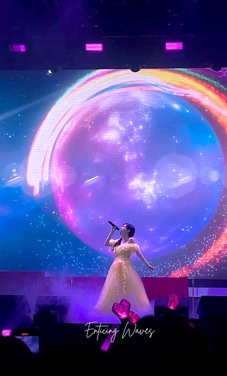 enticingwaves27's tweet photo. 250322 Tiffany @ Here For You fancon in Vietnam

#TiffanyYoung #티파니 #티파니영 
#2025HEREFORYOU_IN_HOCHIMINHCITY
#HERE_FOR_YOU https://t.co/HCoVrBVGyT