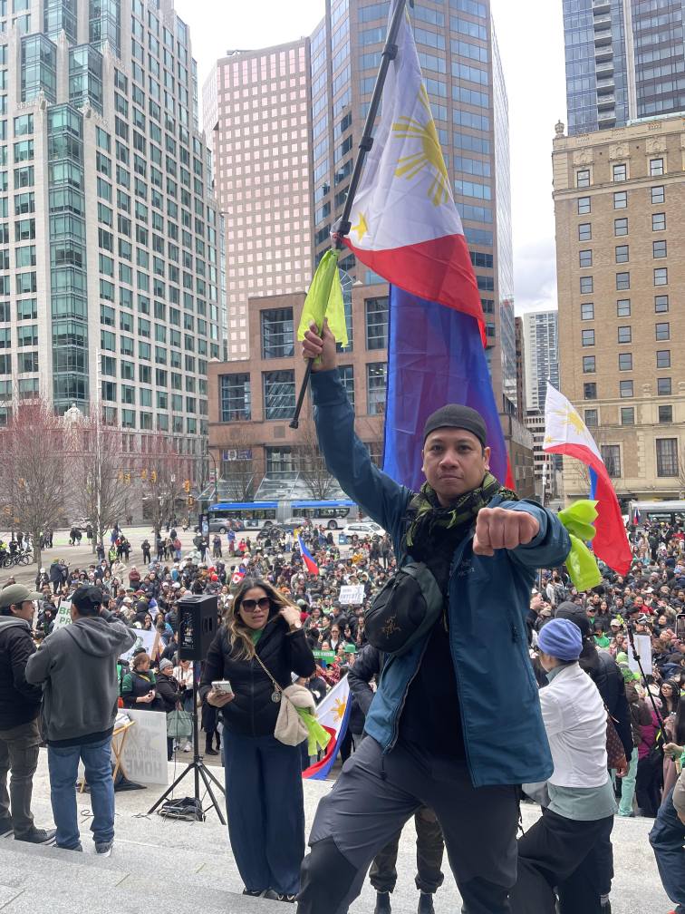 MasonRZambrano's tweet photo. Meanwhile, in Vancouver Canada on March 23 2025. It's becoming a very beatiful movement of solidarity for one hero. #Duterte https://t.co/misHSagUJY