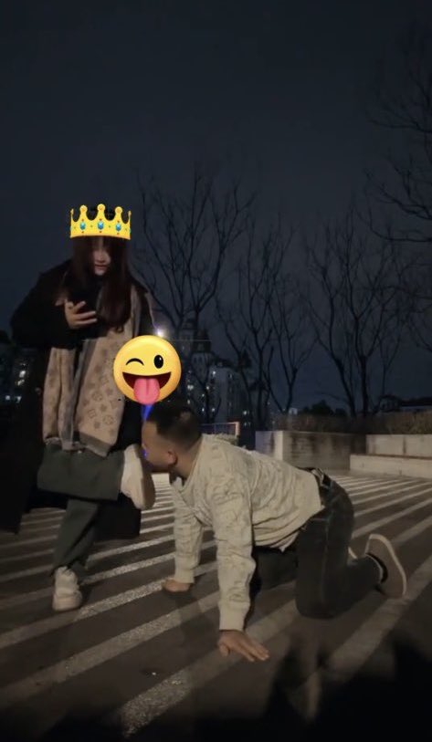 看完这个视频 我好爽呜呜呜呜呜
#atm奴 #舔鞋底 #户外调教 #上贡