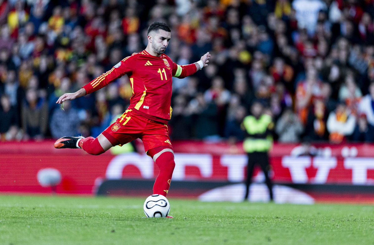 FerranTorres20's tweet image. España nunca falla! ❤️💛 Mestalla nunca falla!
Victoria y clasificación para semifinales, por primera vez en mi tierra y con el brazalete de capitán @SEFutbol València mereixia una nit com aquesta!