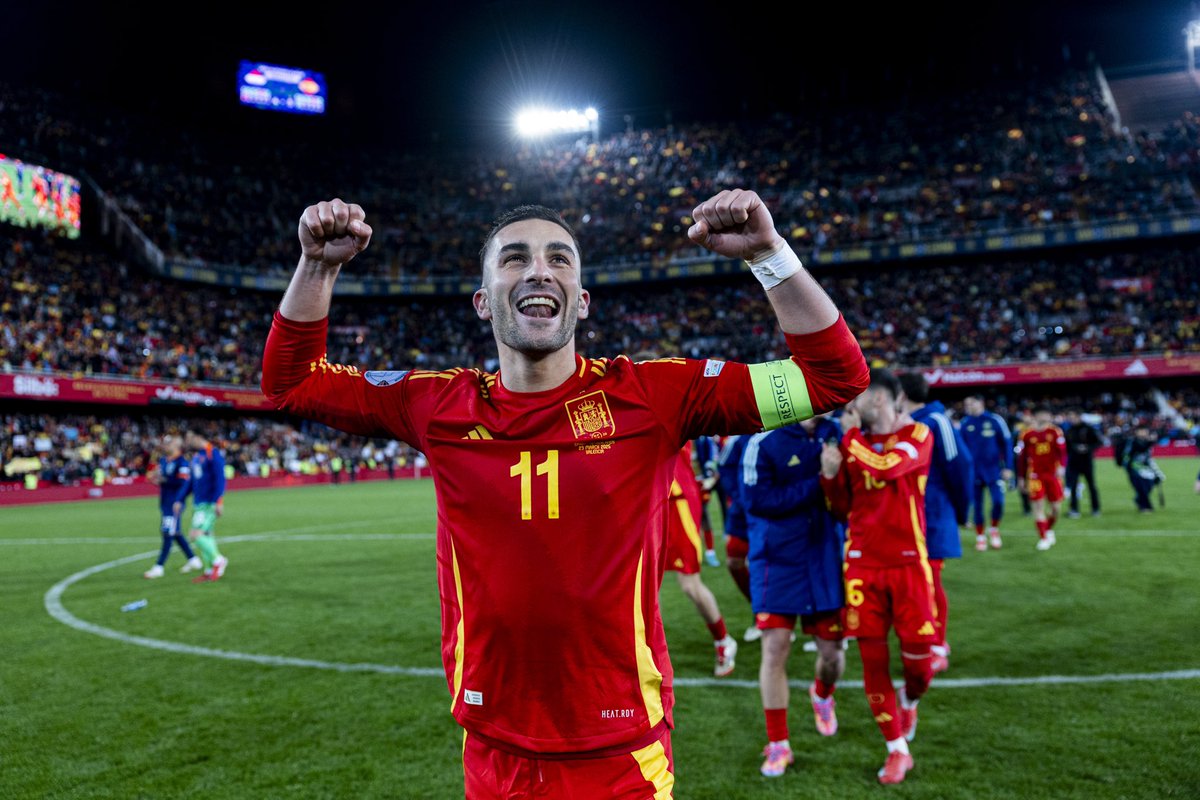 FerranTorres20's tweet image. España nunca falla! ❤️💛 Mestalla nunca falla!
Victoria y clasificación para semifinales, por primera vez en mi tierra y con el brazalete de capitán @SEFutbol València mereixia una nit com aquesta!