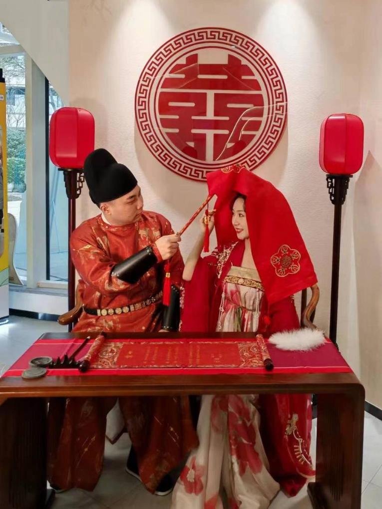 PDChina's tweet image. China will soon offer nationwide access to its cross-regional marriage registration service, following a recent revision of the regulations governing marriage registration, the Ministry of Civil Affairs said on Saturday.

The pilot program for inter-provincial marriage…