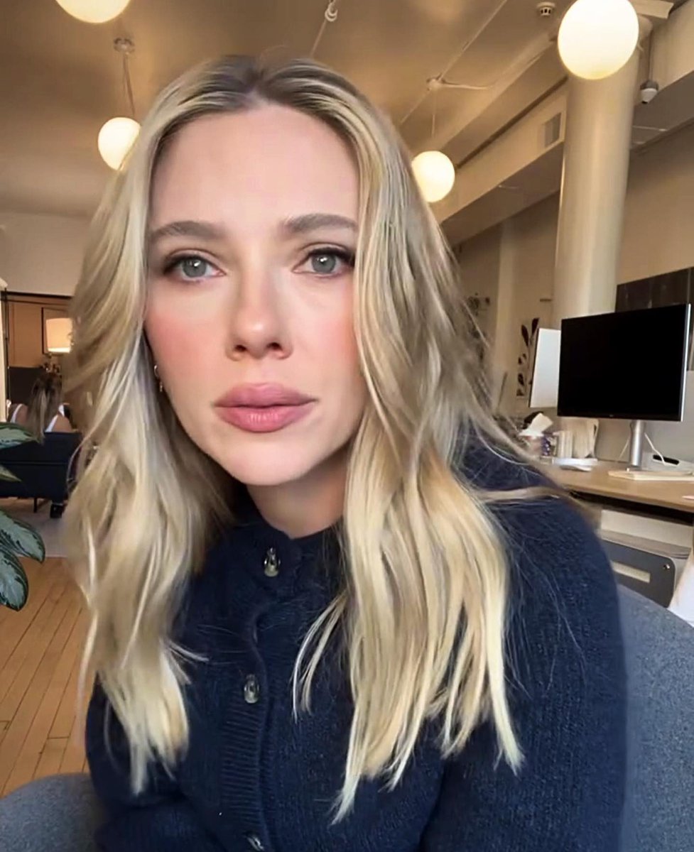 whatsupscarlett's tweet photo. “Looks too GOOD that it’s hard to forget, THE Scarlett Johansson”

Yeah………….😩 https://t.co/zLMUccBMo3