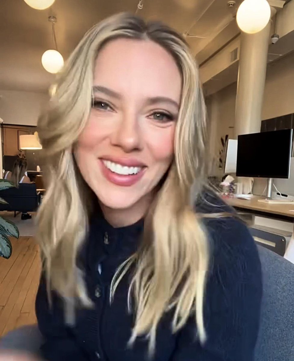 whatsupscarlett's tweet photo. “Looks too GOOD that it’s hard to forget, THE Scarlett Johansson”

Yeah………….😩 https://t.co/zLMUccBMo3