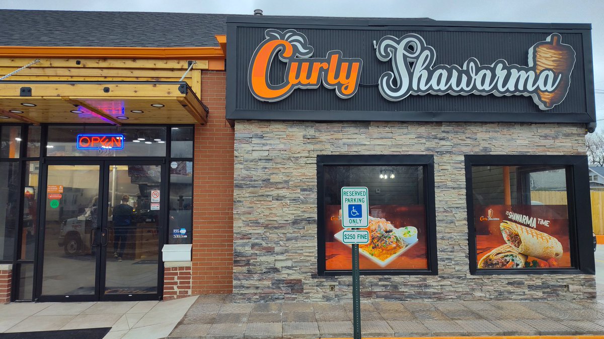 red5man's tweet photo. Curly Shawama Great Food And Great Service https://t.co/lUiVy7sIHD