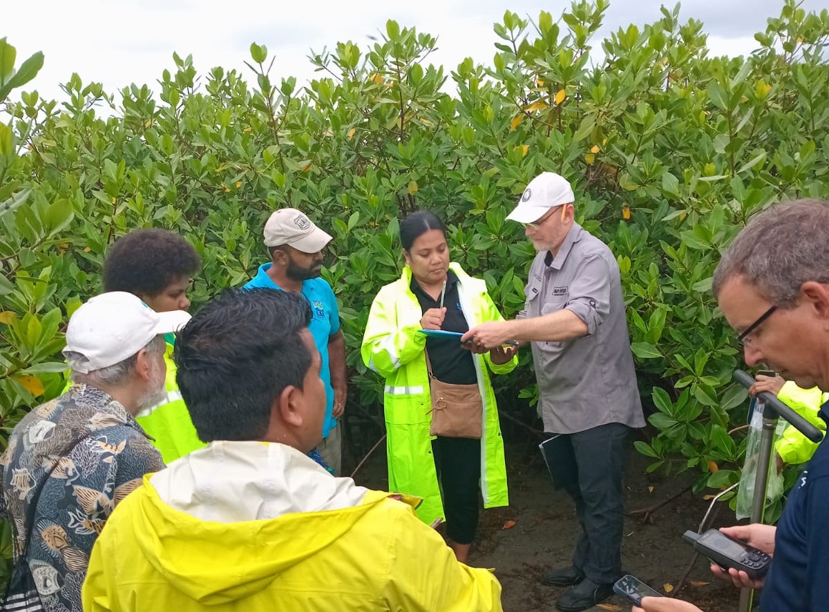 SprepChannel's tweet photo. In #Fiji 🇫🇯, conservation practitioners have expanded their knowledge base in #BlueCarbon through a carbon assessment capacity building workshop.

More at🔗https://t.co/zu09qoki3J

#ResilientPacific #PacificConservation https://t.co/Ern2FldnFI