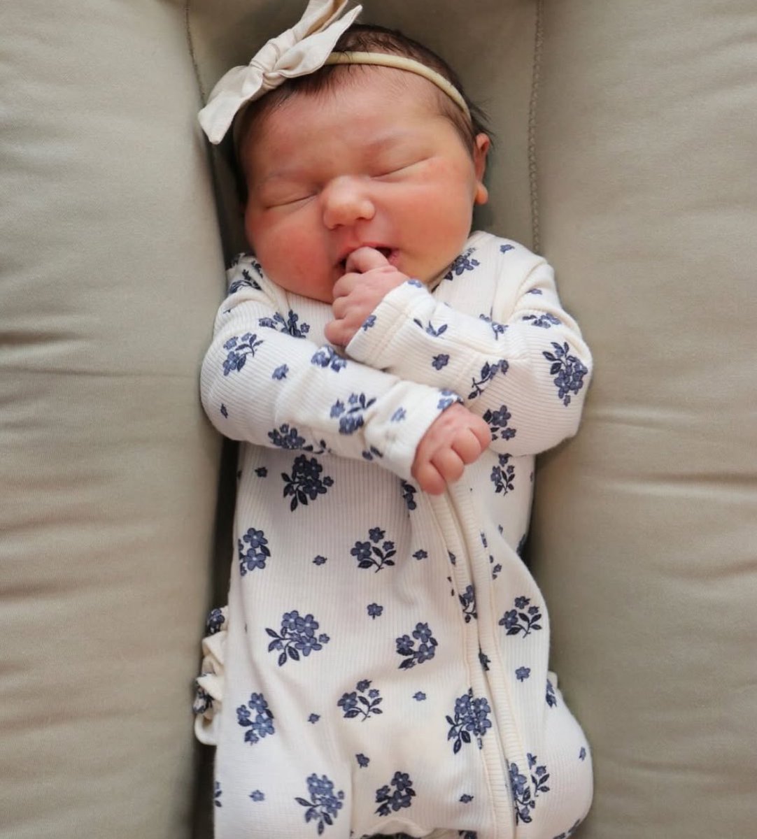 house5science's tweet photo. When life throws you for a huge scary loop but in the midst of it you become a grandmother! https://t.co/jS0Mo31IKk