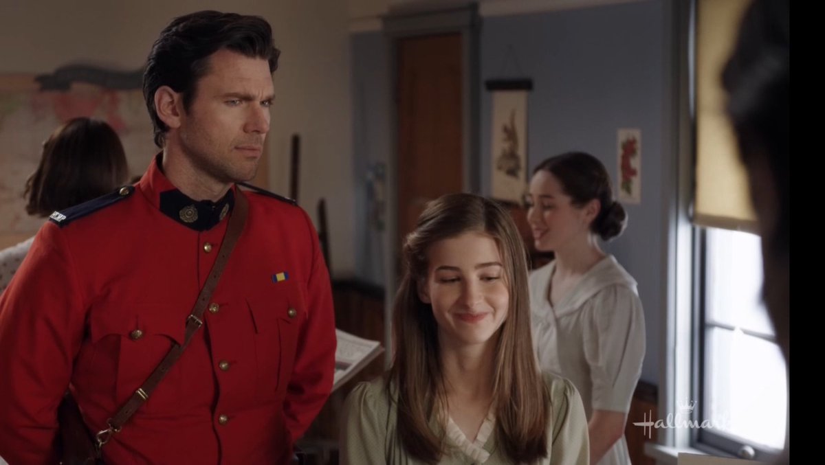 janettemsu's tweet photo. I think I just saw the lightbulb go on over Nathan’s head!!!! He’s onto Allie and and Oliver!

#Hearties @hallmarkchannel @schearthome @hallmarkwcth @jaedalilymiller @jacobshoemay @erinkrakow https://t.co/S5ZHlEA5Vo