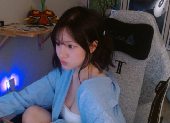 smolmiku's tweet photo. erm https://t.co/SG5wjNQXZq https://t.co/lOakaetx0Y