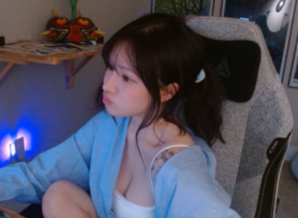 smolmiku's tweet photo. erm https://t.co/SG5wjNQXZq https://t.co/lOakaetx0Y