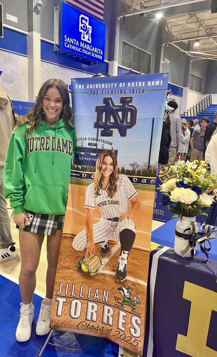 JETTorres2025's tweet image. 5 months away from moving into my dorm room at the University of Notre Dame! Go Irish 鈽橈笍 So excited! @NDsoftball @BSCBengals @LegacyLegendsS1 @CIFSS @ocvarsityguy