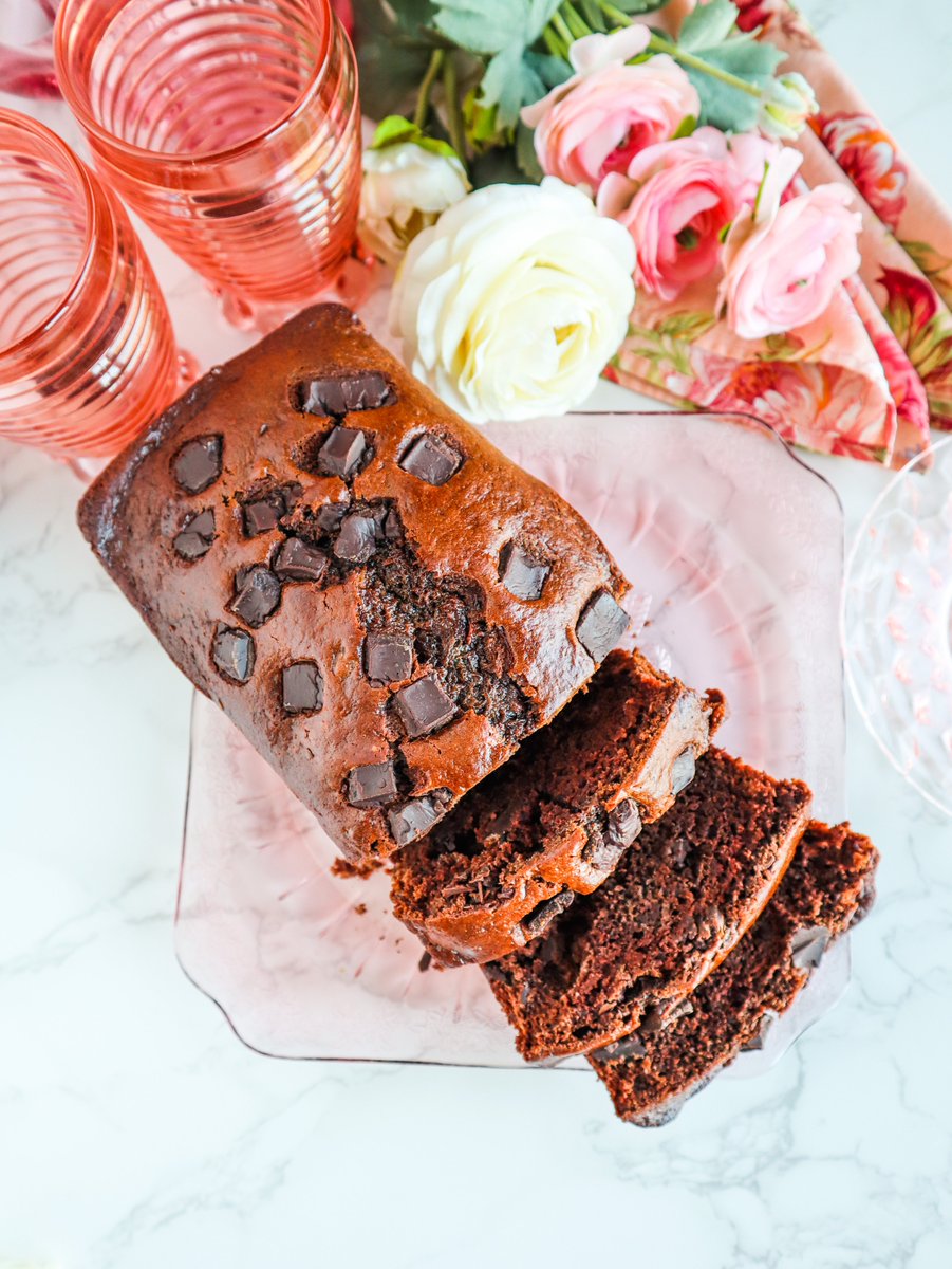 New Recipe: Vegan Double Chocolate Banana Bread! #veganrecipes fragrantvanilla.com/vegan-double-c…