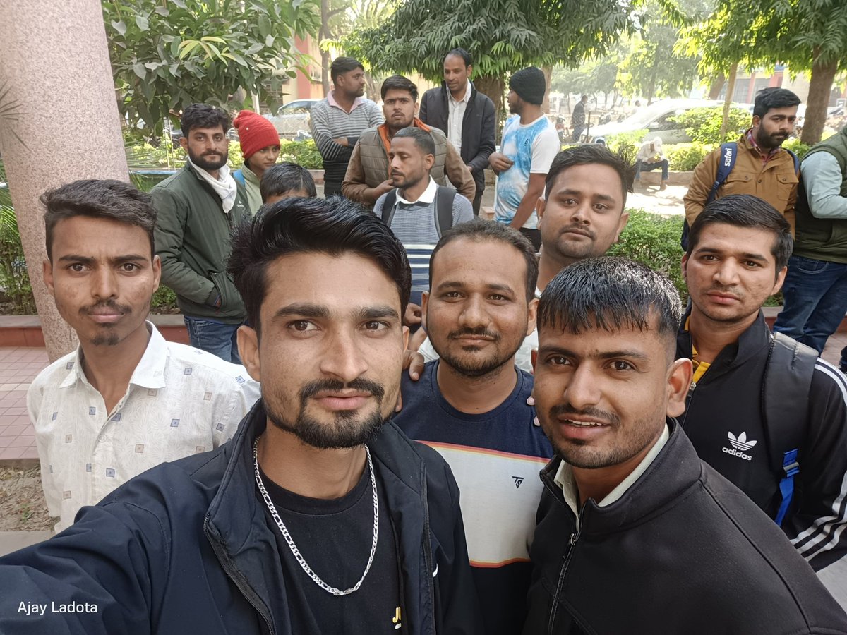 <a href="/alokrajRSSB/">Alok Raj</a> साहब शुभ प्रभात 
साहब अध्यापक भर्ती 2022 लेवल 1 के डाटा से लेकर अभी तक जितना प्रयास हम किसी और नौकरी के लिए कर लेते तो कही दूसरी जगह पर जॉब लग जाते पर आपको थोड़ा बहूत भी रहम नहीं हो रहा है आपके परिवार मे भी छोटे बच्चे होने वह कुछ बोलते है लाने के लिए तो आप उनको 1/1
