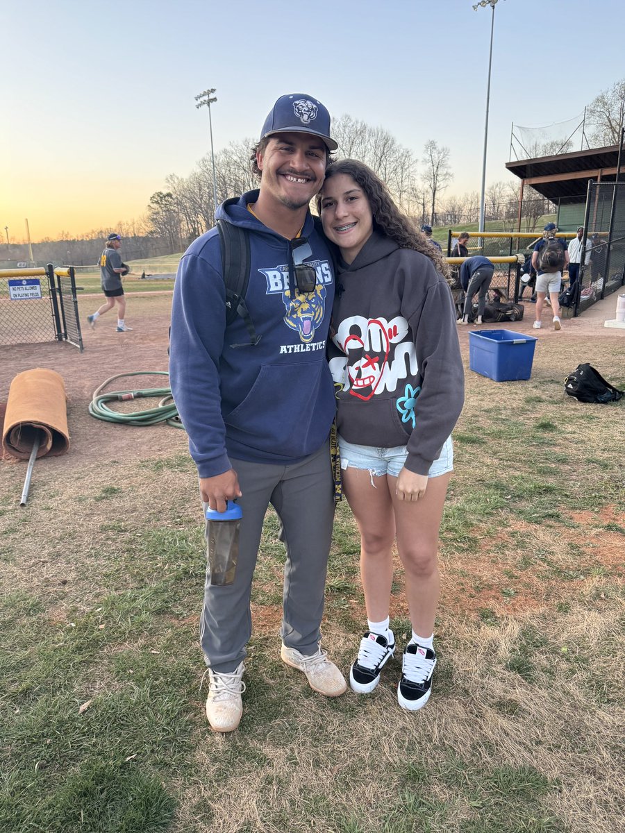 OliviaConklin_'s tweet photo. SPRING BREAK 20205 ……… 1st STOP Winston-Salem, NC to watch my favorite @carolinaubase Coach @d1low_ !!!!  It was great spending time with my oldest brother & his gf!   2nd STOP Columbia, SC @GamecockWBB  vs @IndianaWBB game!!!!!!  ……FINAL STOP MYRTLE BEACH, SC for a few days !!!!!!!!