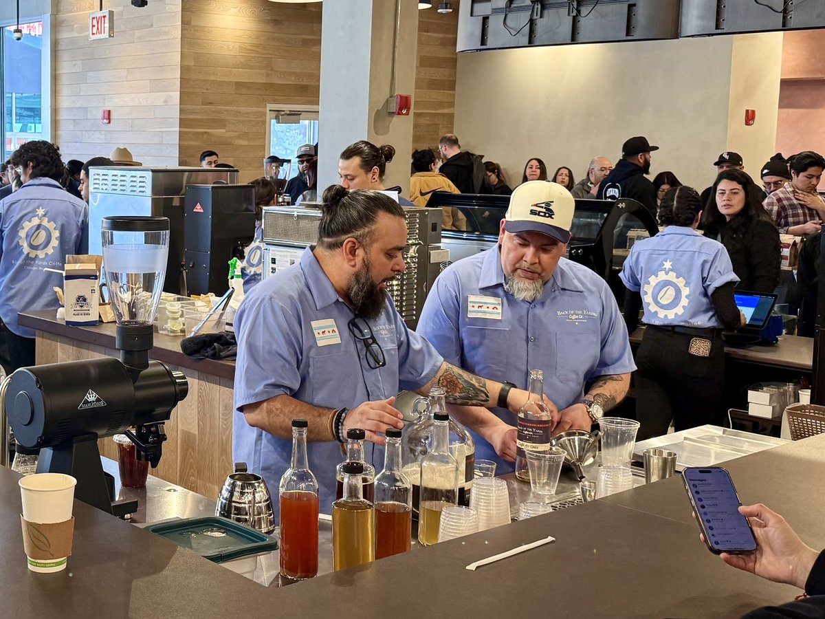 aronweisner's tweet photo. What a day at @TheYards_Coffee for the grand opening of @backoftheyardsworks! Crowds around the block! Five years in the making!

Congratulations to @jesseiniguez10 and team for all of the hard work and vision it took to get to this day!

@ChicagoDPD https://t.co/1P38oXnKjI