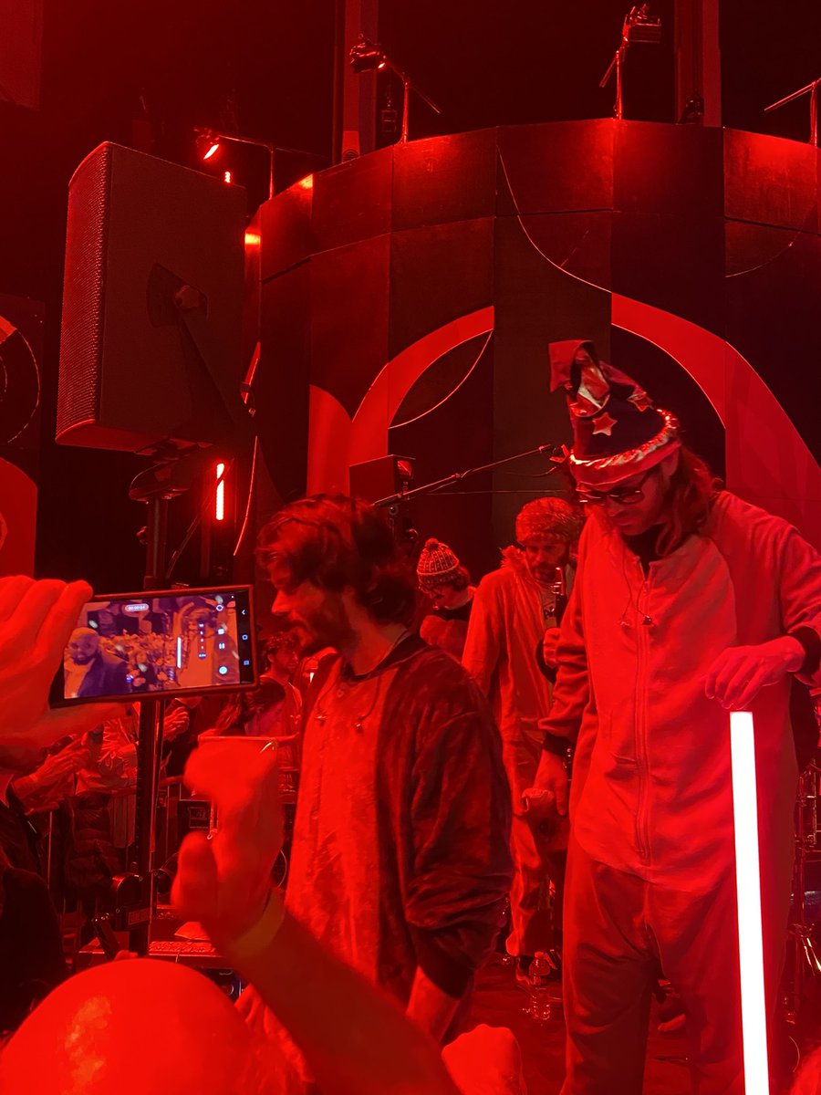 TheMusicNeverStopped tweet media