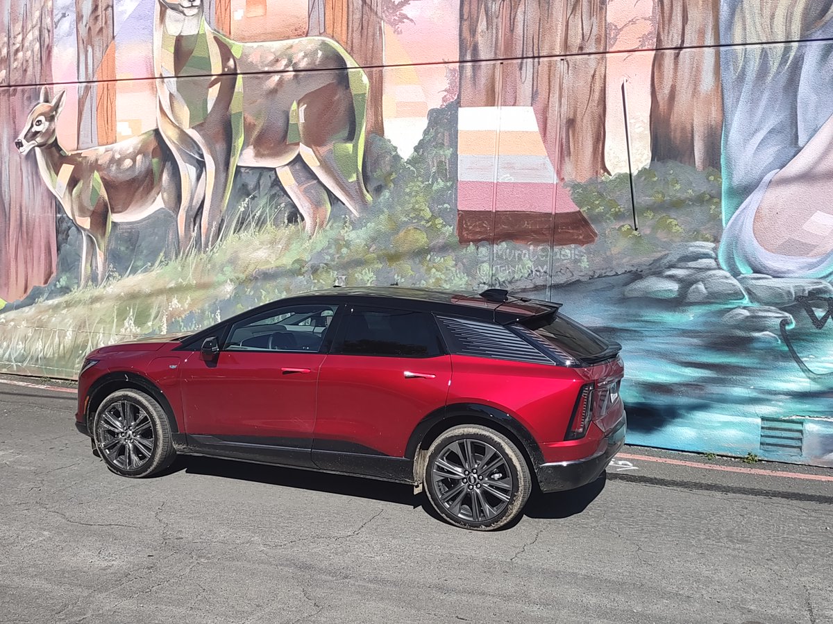 MotorWeek's tweet image. Aimed at bringing more youthful buyers into the @Cadillac family, the #OPTIQ is the brand's newest entry-level EV! And it's a compact package with a midsize feel.

Watch our recent #FirstDrive here: motorweek.org/first-impressi…