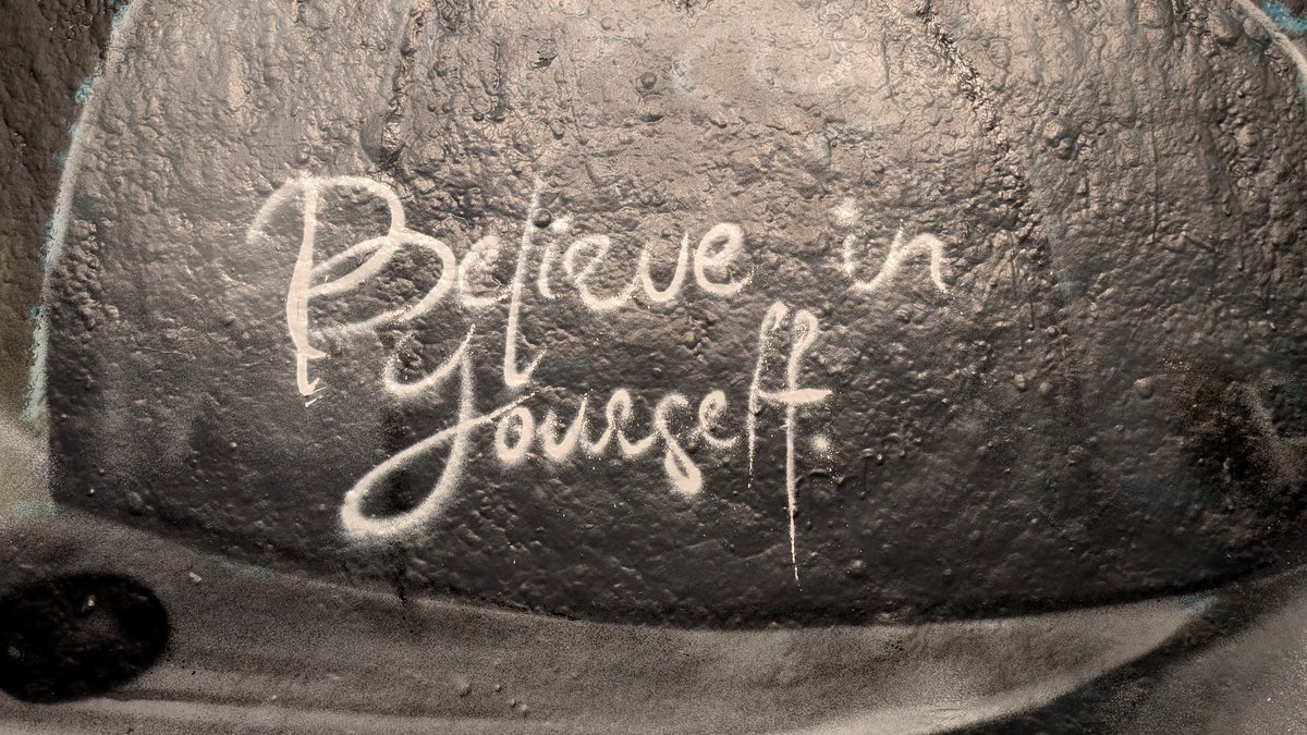 AgentQL's tweet image. London graffiti be like