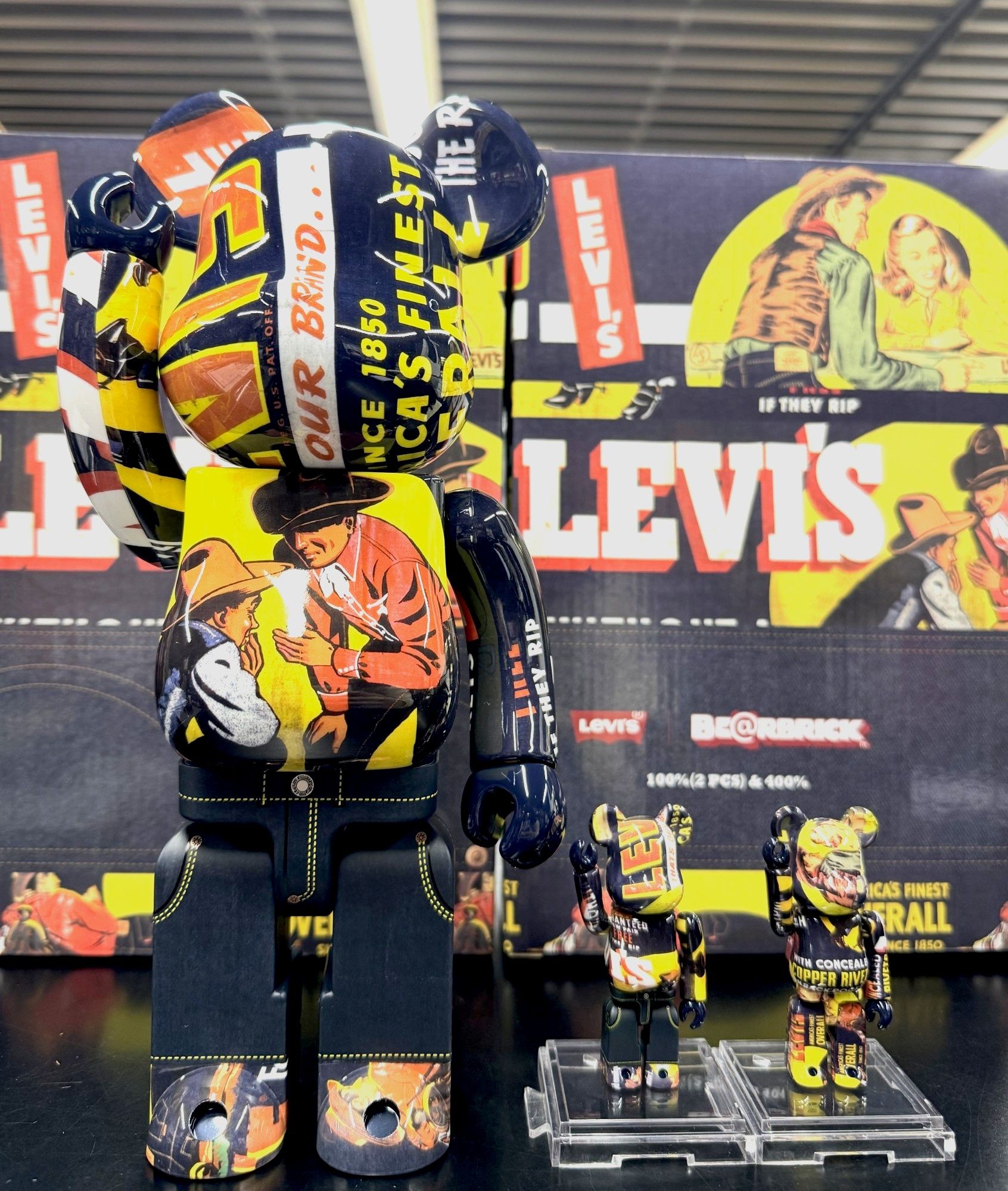 BE@RBRICK LEVI'S BANNER 100％ & 400％ 【公式通販】