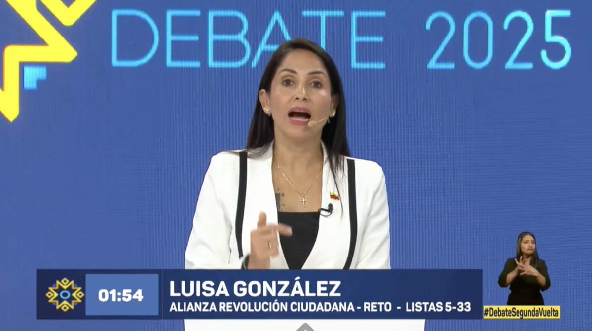"Vamos a garatizar la dolarización, traer inversión extranjera, vamos a fortalecer la banca pública como banca de producción. Vamos a respetar el estado de derecho para garantizar la inversión extranjera", Luisa Gonzalez.
#DebatePresidencial #EcuadorDebate