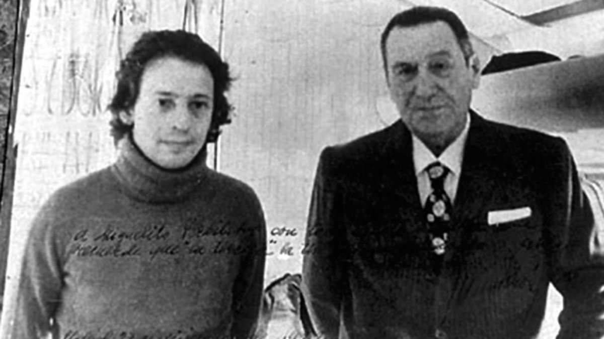 okDiegoRCaceres's tweet image. #NuncaMás a los TERRORISTAS DE MONTONEROS Y E.R.P.

#NuncaMás a Psicópatas como H. Verbitzky, R. Perdía, F. Vaca Narvaja, R. Santucho, M. Firmenich, jefes conductores de esas Organizaciones TERRORISTAS