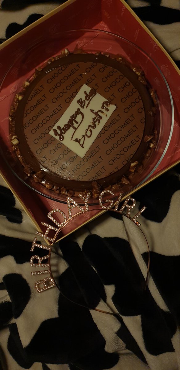 فتاة الميلاد 🤍🤍🤍🤍🤍🤍🤍
ياجعل عمري مديد بصحه والعافيه والسعاده والانجاز 🤍🤍