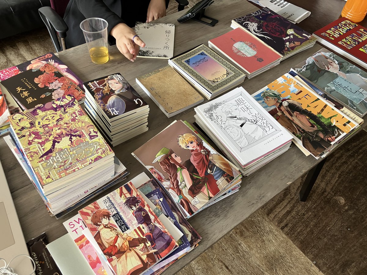 いぬきち蔵書のチェンクロ同人誌を読み漁る会をゲリラ開催するなど