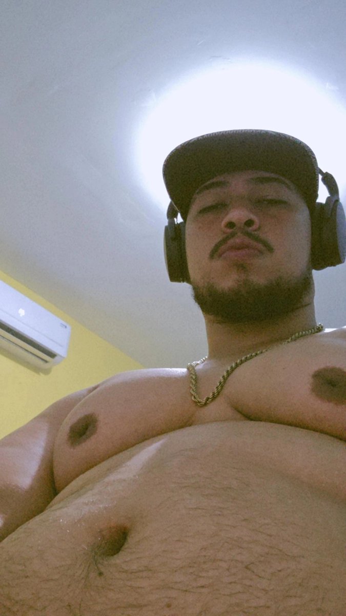 damnthisboyshot's tweet photo. Feliz domingo. https://t.co/fcjgF4Cos4