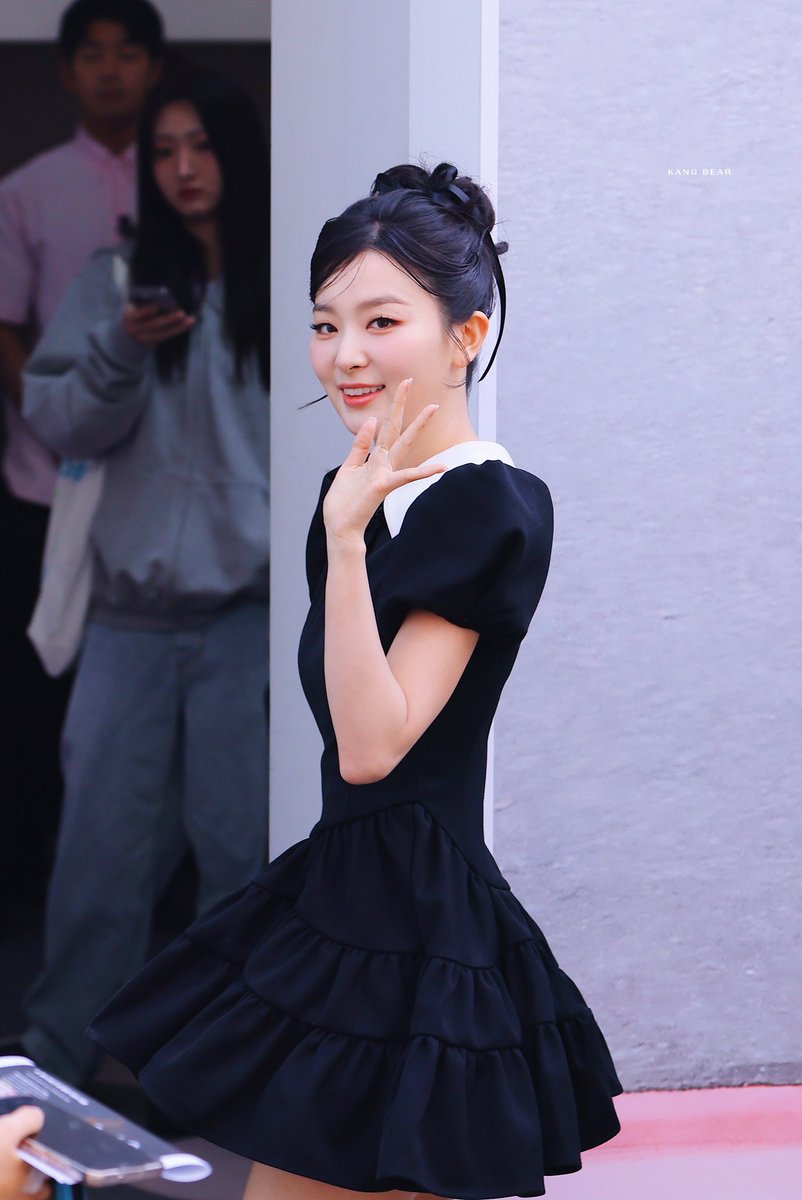 seulgikpics's tweet photo. real life princess https://t.co/FkHS1BJJiR