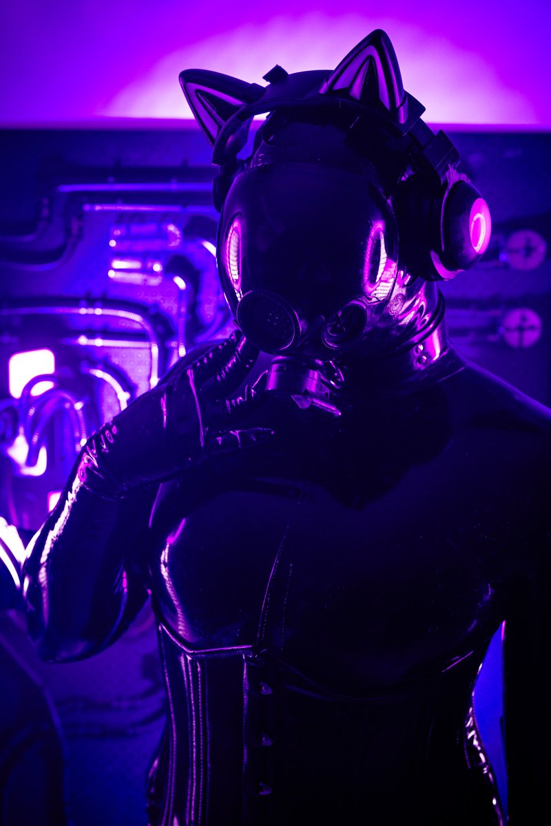 *Gasp* 
It’s #GasmaskMonday already?!