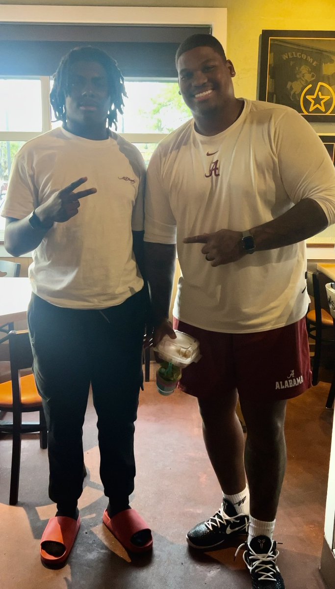 Brandon w. Howard (@nueveb9_) on Twitter photo Thank you for the talk 🤞🏾<a href="/QuinnenWilliams/">Quinnen Williams</a> #gojets <a href="/PantherPride305/">Miami 🅿️almetto Football</a> <a href="/LawrenceBl83397/">New Blustein Recruiting</a> <a href="/PrepRedzoneFL/">Prep Redzone Florida</a> Thank you for the talk 🤞🏾<a href="/QuinnenWilliams/">Quinnen Williams</a> #gojets <a href="/PantherPride305/">Miami 🅿️almetto Football</a> <a href="/LawrenceBl83397/">New Blustein Recruiting</a> <a href="/PrepRedzoneFL/">Prep Redzone Florida</a>