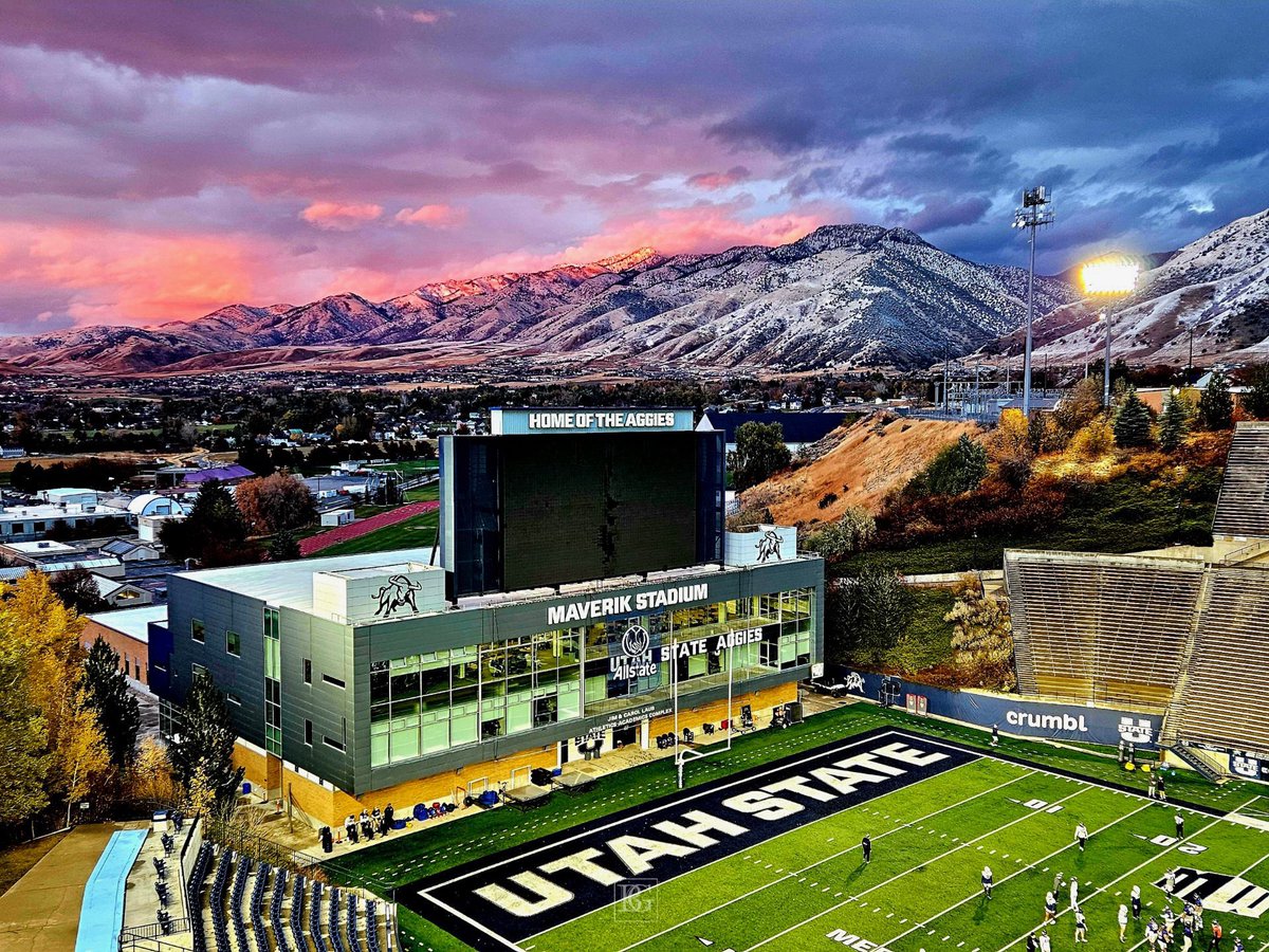 Jaden Rodgers (@jaden_rodgers5) on Twitter photo Had a great time at <a href="/USUFootball/">USU Football</a> Jr day
Very thankful for the invite ๐ <a href="/denarius11/">COACH D NICE</a> <a href="/CoachBroncoM/">Bronco Mendenhall</a> <a href="/Ben_Hogg18/">Ben Hogg</a> Had a great time at <a href="/USUFootball/">USU Football</a> Jr day
Very thankful for the invite ๐ <a href="/denarius11/">COACH D NICE</a> <a href="/CoachBroncoM/">Bronco Mendenhall</a> <a href="/Ben_Hogg18/">Ben Hogg</a>