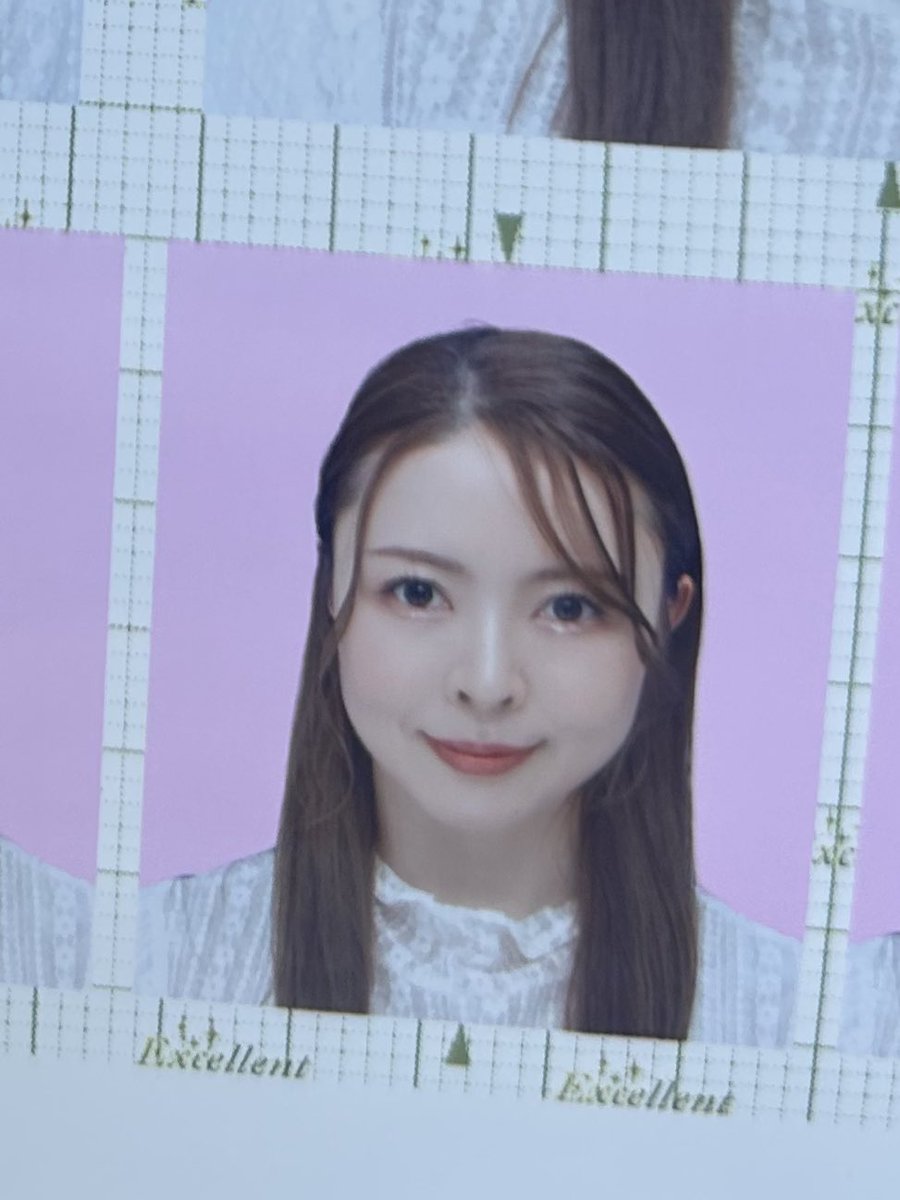 この証明写真機めっちゃ盛れた
ピンク背景血色よく見えていいわ
#証明写真