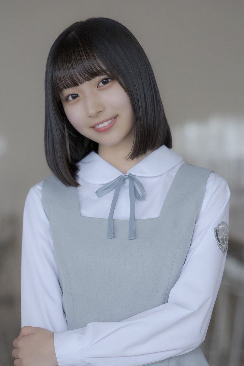 大野愛実 五期生お披露目制服 直筆サイン入り