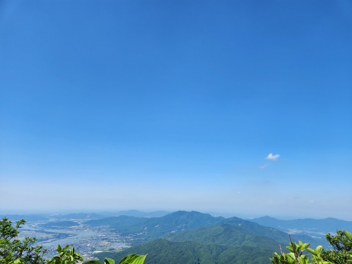 〖ワンダーフォーゲル部〗
<a href="/Ibadaiwangeru/">茨城大学ワンダーフォーゲル部</a> 
ワンダーフォーゲル部は、登山活動に加えて、茨苑祭やスキー合宿などとさまざまなイベントに参加しています！登山経験がある人もない人も大歓迎です！気軽に参加してみてください！お待ちしてます！

#春から茨大 
#茨大新歓祭2025