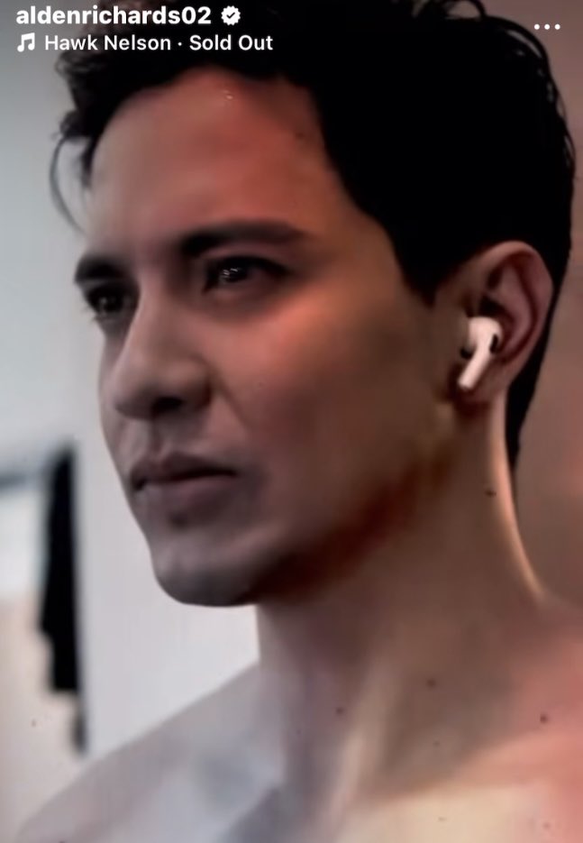 Yes25th1's tweet image. Wholesomely hunky guy 😚
#ALDENRichards #BENCHBodyOfWork 

SS fr @aldenrichards02 IG post