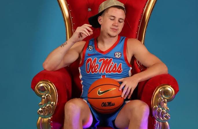 Chris_Kiffin's tweet photo. How Sweet 16 it is! https://t.co/hxbS4xYl6z